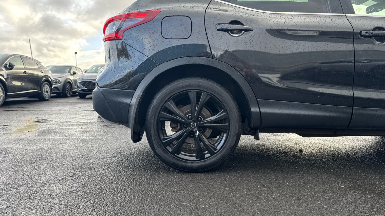 Nissan Qashqai 1.2 DiG-T N-Connecta 5dr Petrol Hatchback